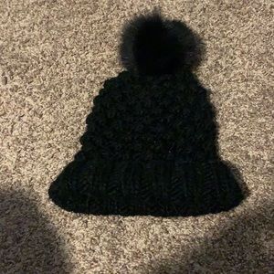Kyi kyi Canada Pom Pom beanie